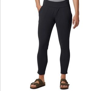 Mountain Hardwear Women’s Dynama Ankle Pant